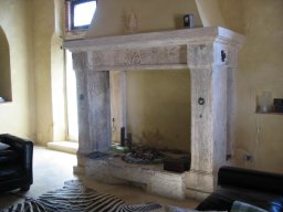 antique mediterranean mantle